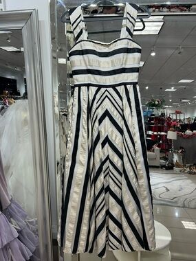 ADRIANA PAPELL Striped Black and Cream Sleeveless A-Line Dress